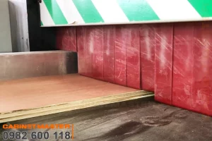 kẹp cố định phôi máy cắt ván công nghiệp 2 lưỡi