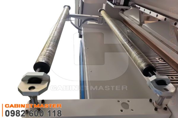 Rulo đè phôi máy cnc router 1 đầu | CABINETMASTER