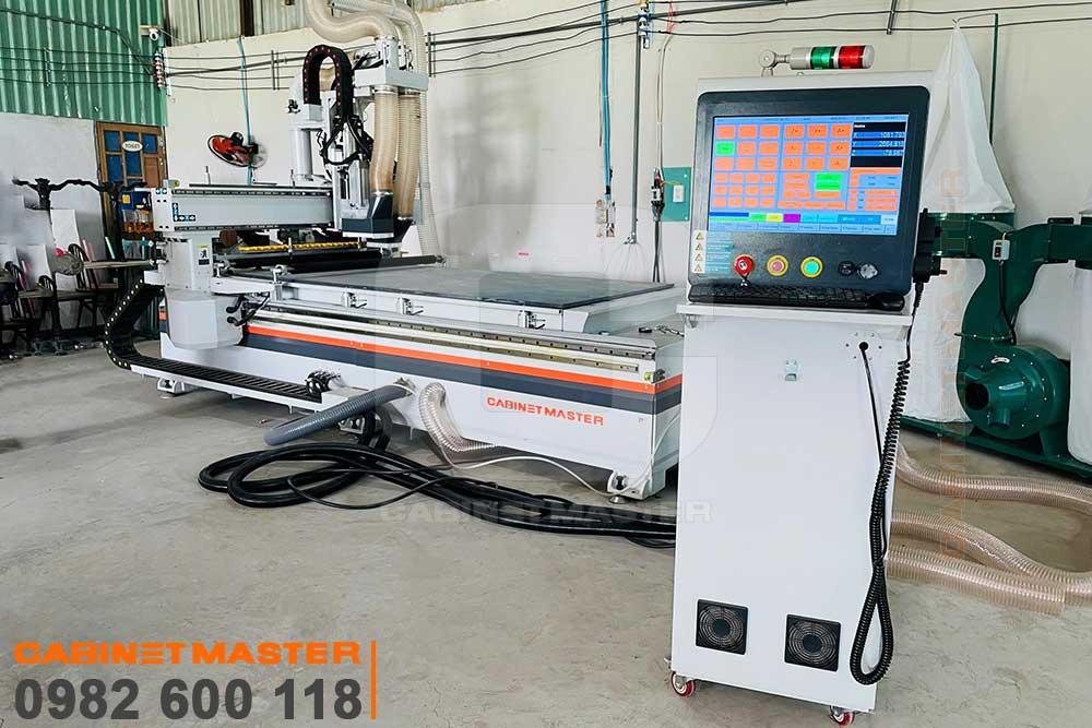 Máy CNC 1 đầu thay dao tự động tích hợp cụm khoan PRO R1B
