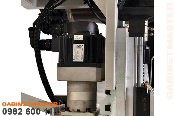 Servo trục x