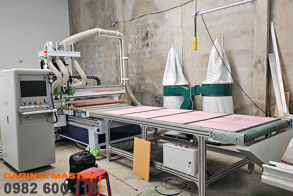 Bàn ra phôi máy CNC nesting| Cabinetmaster