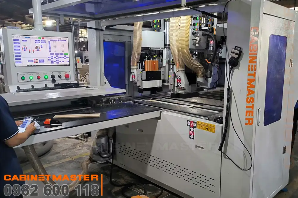 may-khoan-cnc-6-mat-2-dau-khoan-tai-xuong-khach-hang máy khoan cnc 6 mặt 2 đầu khoan tại xưởng khách hàng