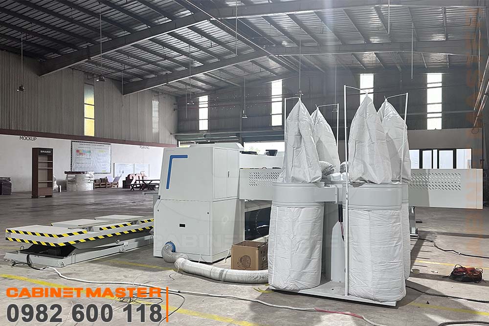 Máy cưa panel cắt ván gỗ công nghiệp Cabinetmaster
