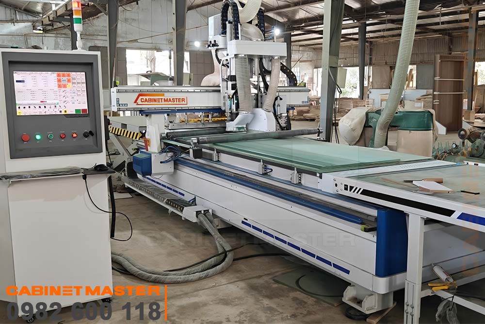 Máy CNC 1 đầu lưỡi cưa thay dao tự động