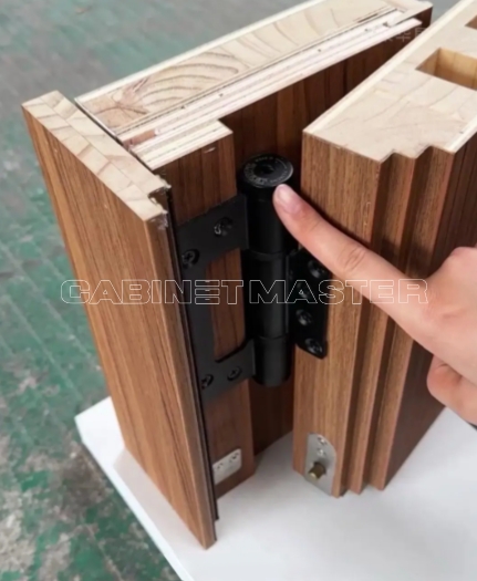Ứng dụng máy dán cạnh cánh cửa dấu khuôn 3