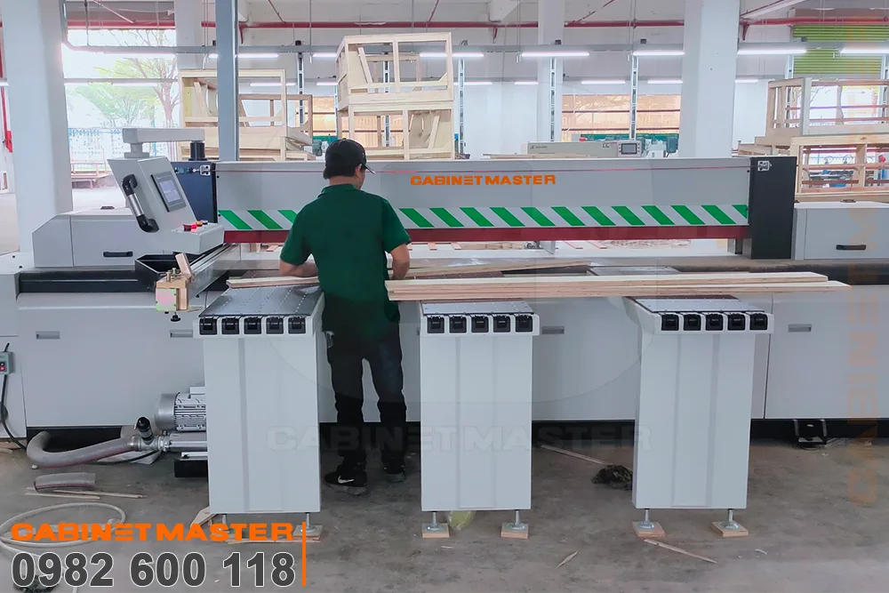 Lắp đặt thực tế máy cắt ván công nghiệp 2 lưỡi
